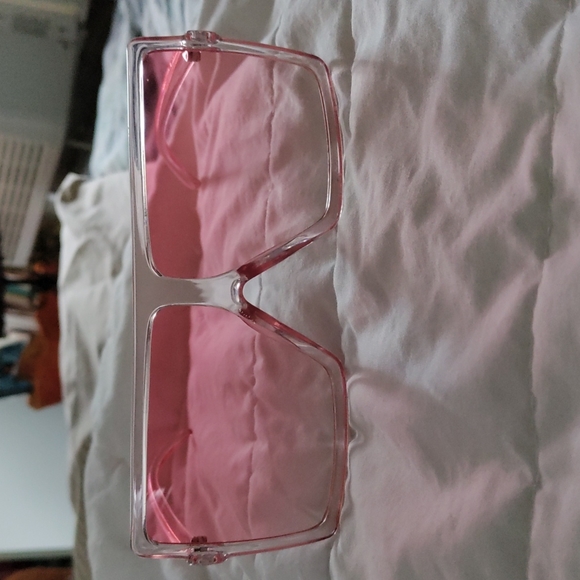 Barbie Glam Sunglasses - Picture 2 of 8